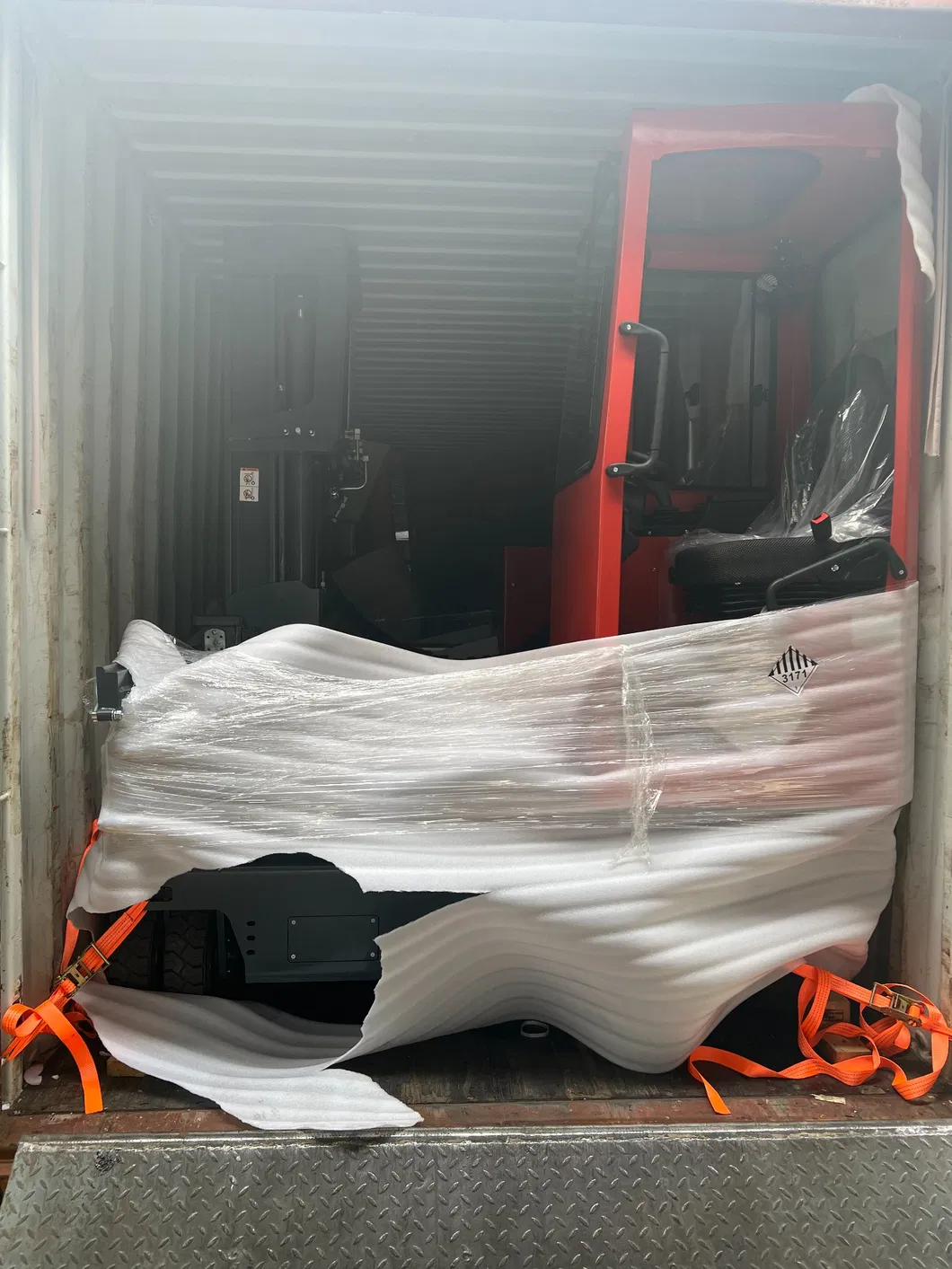 High Performance 3000kg Seated Multi Directional Electric Forklift For Outdoor Bulk Cargo Yards