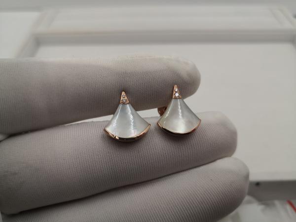 Quality No Diamond Custom Gold Jewelry DIVA Earring In 18kt Gold White Gold With Gemstone for sale