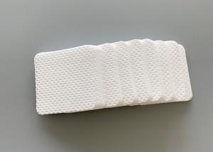 Eco Friendly Lint Free Nail Wipes Non Smell Liquid Absorbant Durable Plum Embossed Pattern
