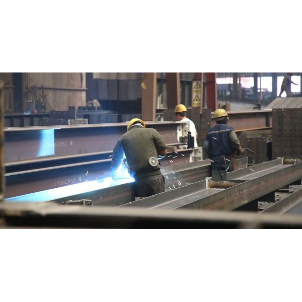 Low-cost Prefabricated Steel Structure Warehouse Building Prefab Garages Building Kits