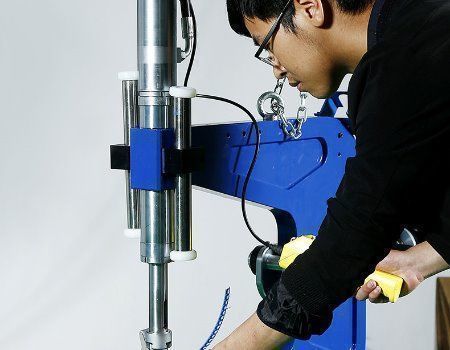 Auto maintenance brake lining rivet tool riveting machine