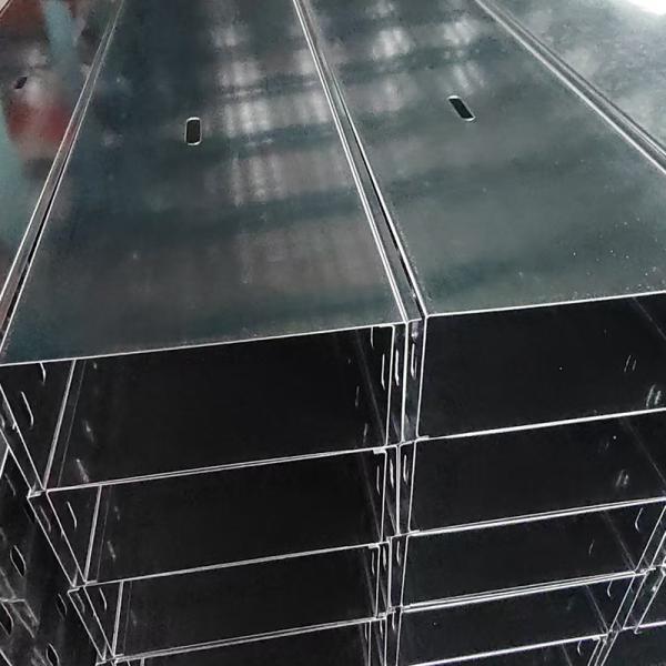 Light Duty Hot Dipped Galvanized Raceway Type Cable Tray For Smooth Cable Management