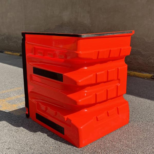 L Shape ABS Portable Movable Flood Barrier Water Diversion Barriers Flood Defence For Garage Subway Flood Risk Control