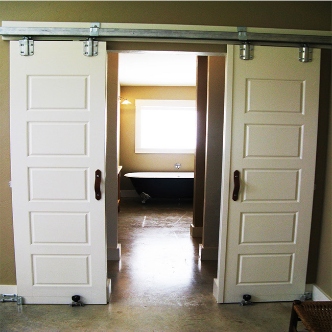 Modern Double Track Sliding Barn Doors Prefinished Surface Finish For Apartment