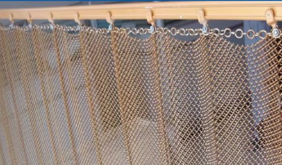 Graphite black Aluminium Chain Link Wire Mesh coil Curtain ceiling for Hotel or restaurant interior architectural decoration