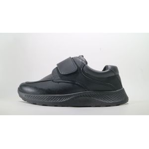 China Athletic Lightweight Cross Training Shoes EVA Insole Waterproof Lightweight Sneakers wholesale