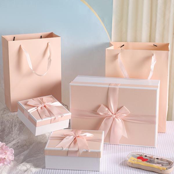 Bowknot Packaging Paper Box 20 X 18 X 8cm Fashionable Gift Box