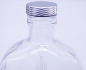 China 1750ml Aviation Engraved Gin Bottle Alunimum Screw Cap SGS FDA wholesale