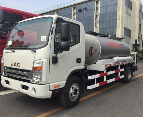 Quality Computer - Control 5000L Asphalt Sprayer Truck With Automatic In - Cab Controls for sale