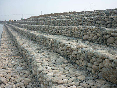 60x80mm Stone Cage Wire Mesh Low Carbon Steel Riverbed Stabilization Gabion Pad