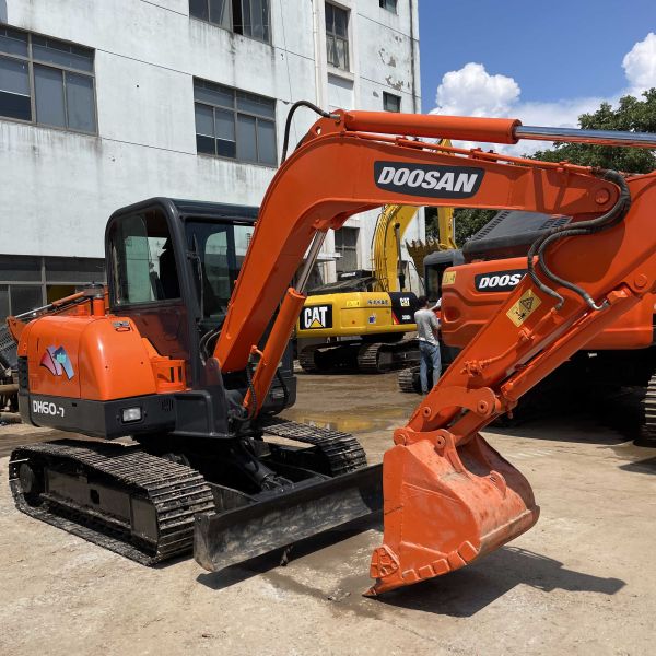Second Hand 7 Ton Digger Machine Doosan DX60 Used Excavator