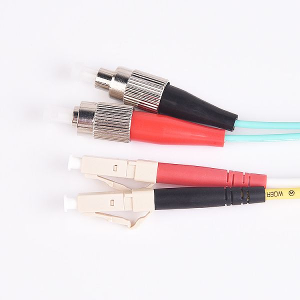 SC/LC/FC/ST Connector APC UPC Multimode Pigtail Patch Cord