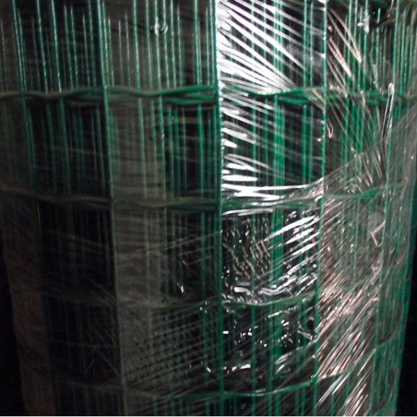 European PVC Coated Welded Wire Mesh Security Fencing Curved 50 X 100mm