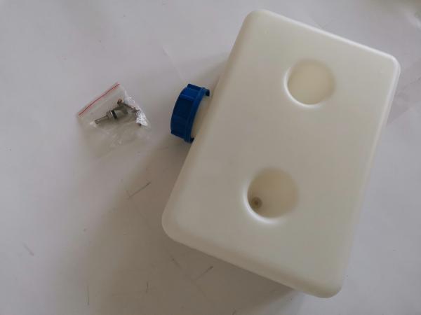 Quality 5L Plastic Fuel Tank For JP Webasto Parking Heaters 2kw 2.2kw 4kw 5kw 9kw for sale