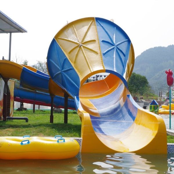 Large Capacity Amusement Park Water Slide Hotel Water Slide Wear Resistance
