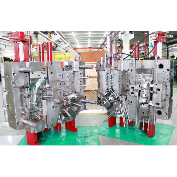 Professional Plastic Injection Moulding Services Automotive Air Tank with AHP oil cylinder