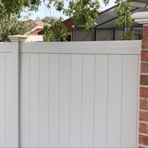 China 6x8ft White Vinyl Privacy Fence Panel for Residential Yards wholesale