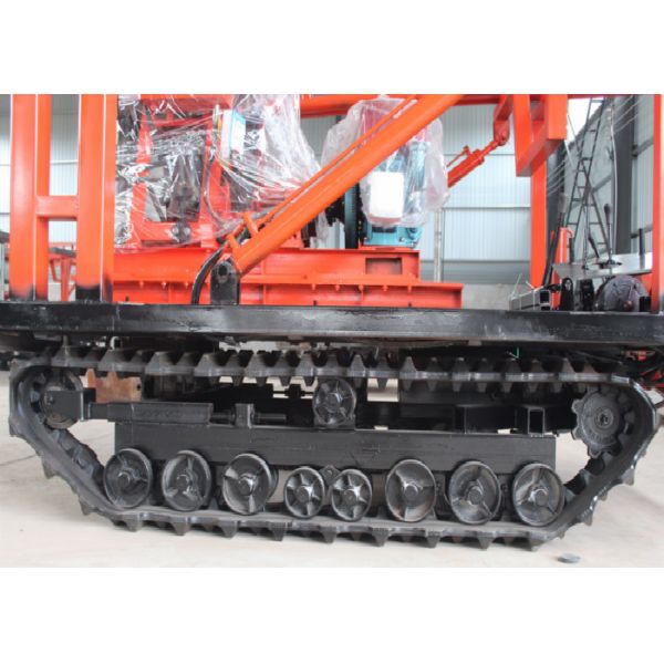 High Efficiency Hydraulic Crawler Drilling Rig / 100m Depth Small Water Well Drilling Rig