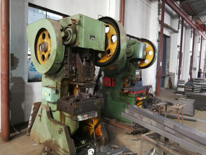 2000kg LED Display Industrial Digital Platform Floor Weighing Scale with OEM Customized Support and Design 1.2m*1.2m Size