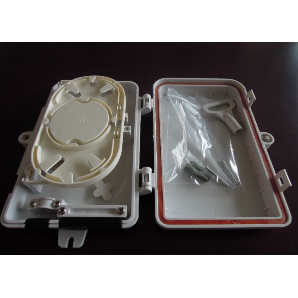 Wall - mounted 4port FTTH customer terminal box with SC Adapters