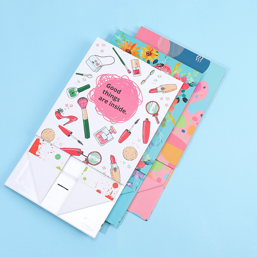 Custom Clothing Paper Gift Box with Luxury Foldable Design and Magnetic Closure