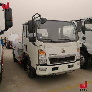 China Single Row 116HP Refueling Tank Truck HOWO Fuel Tank Truck wholesale