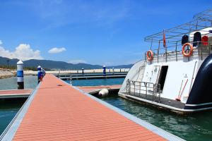 China Customizable Aluminum Floating Docks Floating Platform Pontoon wholesale
