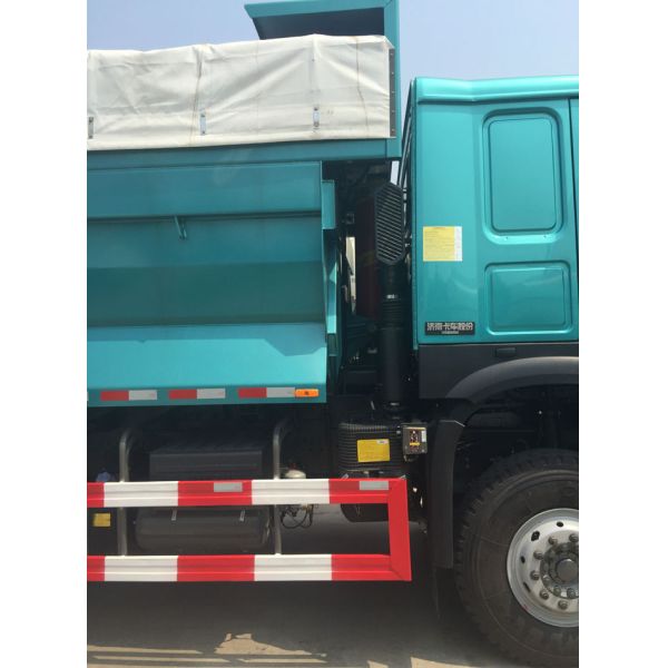 Public Works Tipper Dump Truck / HOWO Tipper Truck 6X4 LHD 25 Tons 10 - 25 CBM