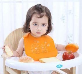 China Free BPA Washable Silicone Baby Bibs Adjustable Snaps With Pocket wholesale
