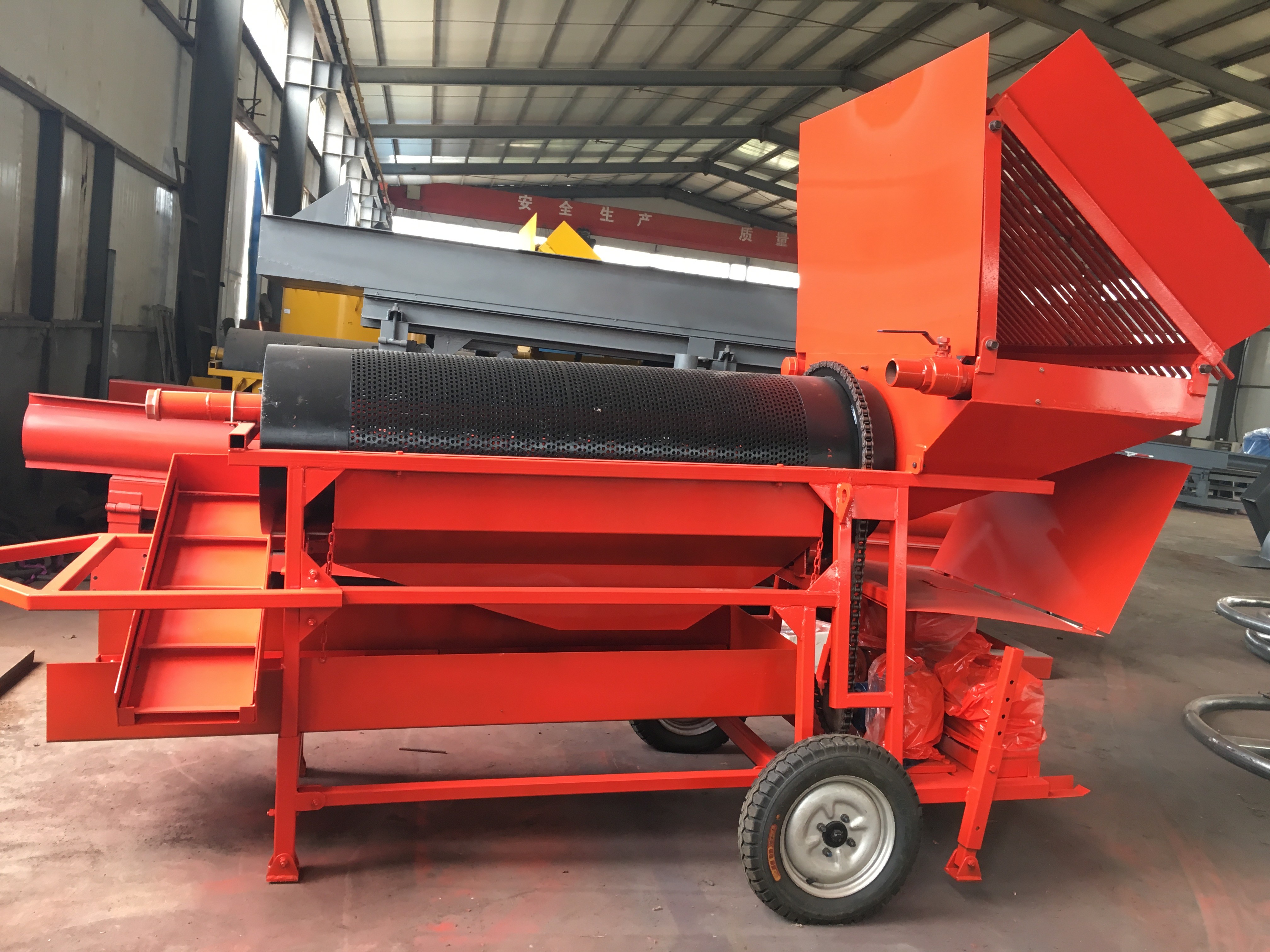 China 7.5km/H Depth 320mm Compact Trommel Screener Gravel Trommel wholesale