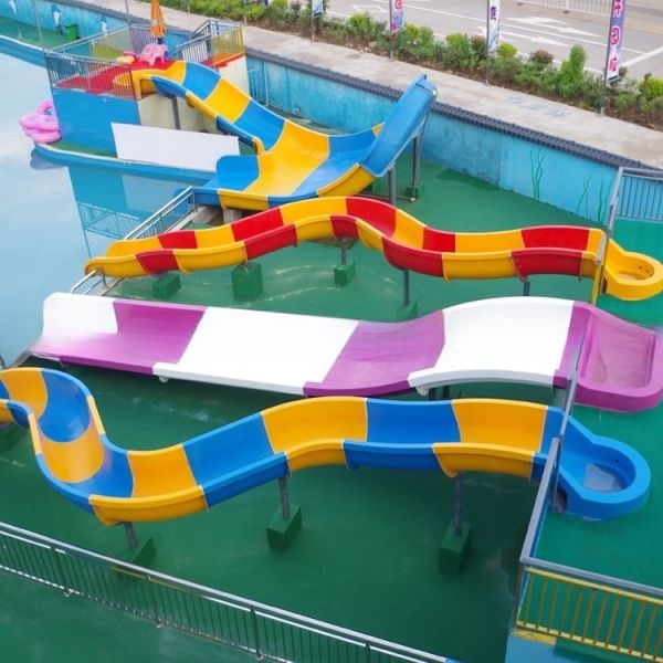 Large Capacity Amusement Park Water Slide Hotel Water Slide Wear Resistance
