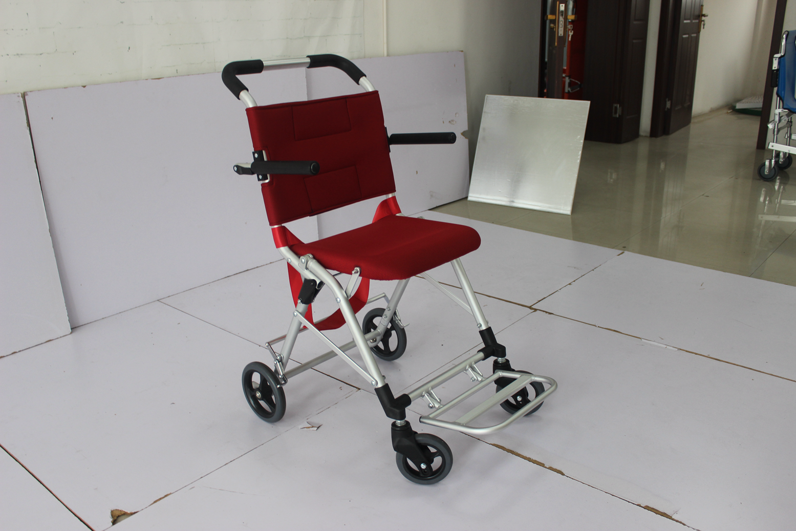 Ultralight Portable Folding Elderly Manual Wheelchairs for Travel with Hand-Pushed Scooters