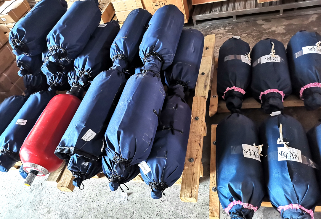 Steel Central Pneumatic Parts Hydraulic Bladder Accumulator For Concrete Pump