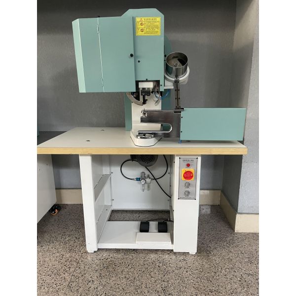 YT-429 Automatic Mountaineering/Safety Shoe/Labor Insurance Shoe/Hiking Shoe Pressing Button Fastening Machine