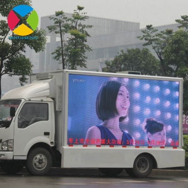 High Brightness Mobile Trailer LED Display Billboard 40000 Pixels Per Sqm