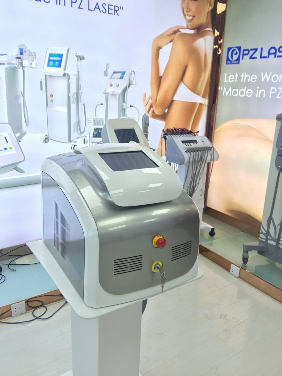 1064nm 532nm 1320nm Q Switched ND YAG Laser Machine For Beauty Center No Pain