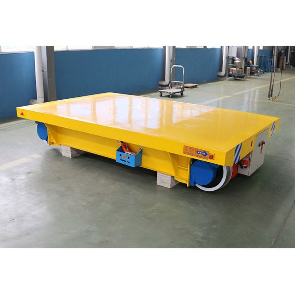 Trackless transfer cart with easy operation