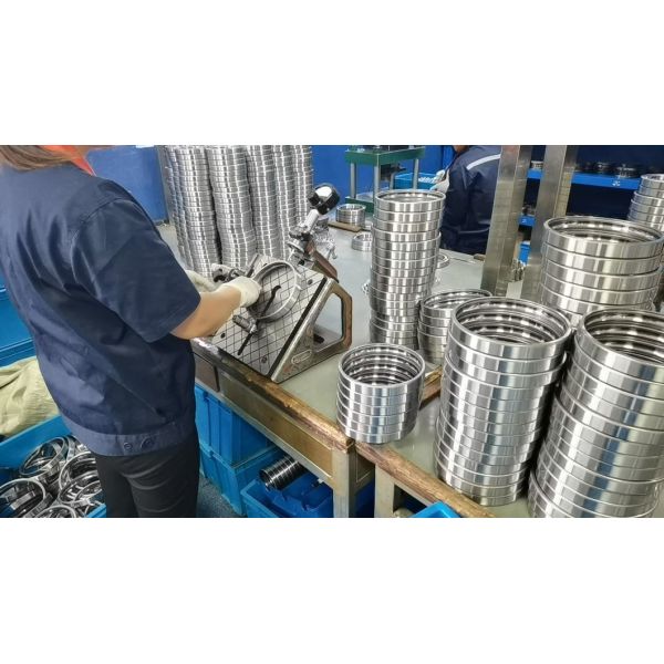 Shaft Head Car Wheel Bearing Hub Unit MR992374 Auto Parts for Mitsubishi 2DUF050-7