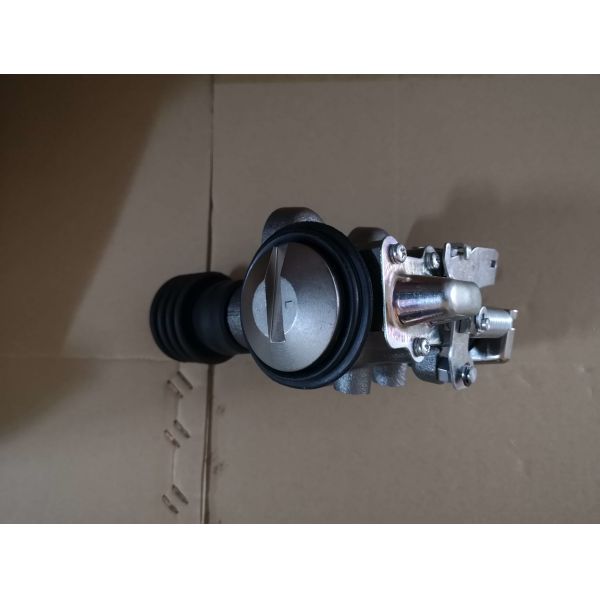 FRR Rear Wheel Cylinder Left Side Backward 8982893680 1476011870 Size 1-5/8 Truck With Hand Brake