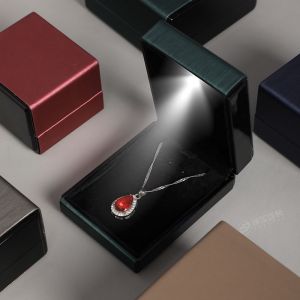 China Customized LOGO Jewelry Box With LED Light For Proposal Ring Box, Cross-Border Jewelry Box, Pendant Bracelet Packaging Box wholesale