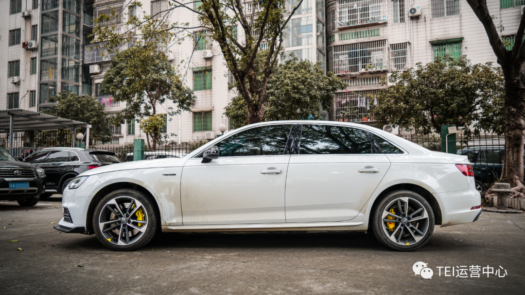 Front Big Brake Kit 4 Piston Caliper With 355x28mm Rotor BBK Auto Brake System For Audi A4L 18 Inch Car Rim