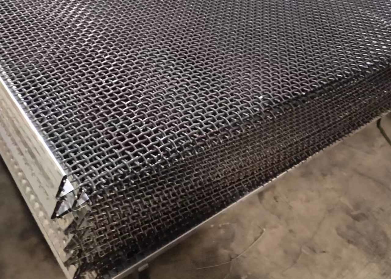 China Mining And Quarry Screening Vibrating Screen Mesh Self Cleaning Media wholesale
