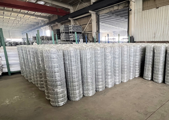 Silver Fixed Knot Deer Fence With Square Hole Shape Hot Dipped Galvanized Excellent Weather Resistance