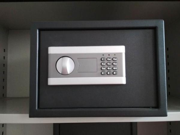 Quality Hidden Small Gun Safe Tamper Proof Hinges Simple Programm 2 Open Options for sale